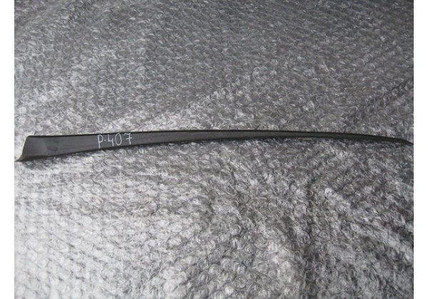 молдінг скла,передній правий,Peugeot 407,1.6hdi,9654362180